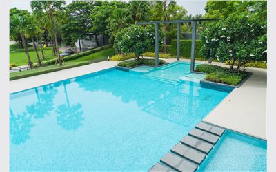 Guide To Maintain Crystal Clear Pool Water All Season Long