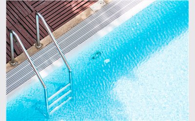 Pool Maxx - Specially Formulated Hydrogen Peroxide: A Safe & Superior Alternative for Chlorine in a Swimming Pool